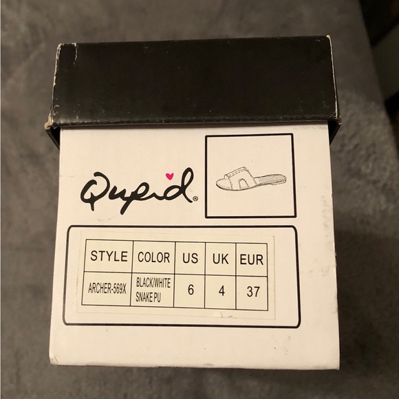 Qupid  Slides / Sandals- New in Box,  Size: 6 - Picture 7 of 7
